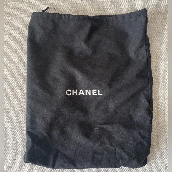 Chanel toiletry case brand new. - Picture 8 of 8